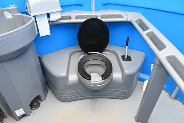 Best Portable restroom trailer rental  in Port Huron, MI